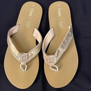 LOT of 3 NEW Flip flops